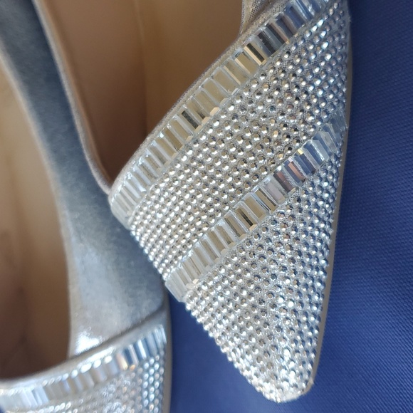 Aldo Silver Flats Size 6.5 - Picture 3 of 9
